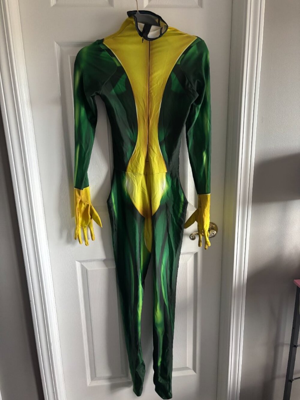 Rogue X-Men Women's Costume Cosplay + Wig & Headband - Picture 10 of 10